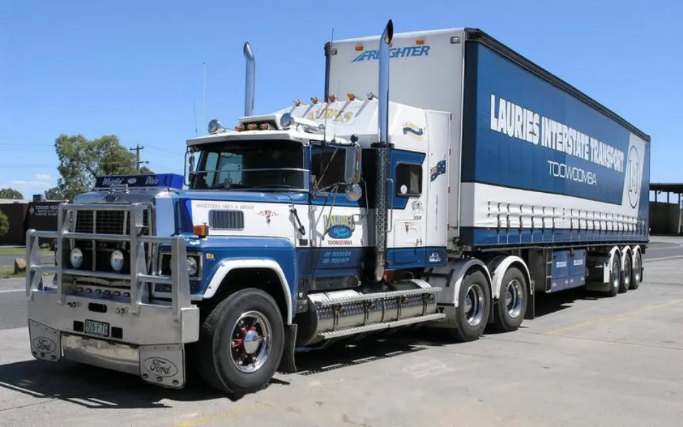 ڇو نه گهريلو ٽرڪون انهن جي نڪرڻ واري پائپ کي مٿي ڏانهن اشارو ڪن؟